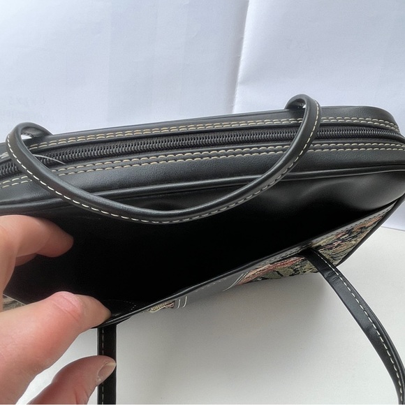 Nelson Regency Deluxe Bible Cover with Pink Floral Design - Picture 12 of 16